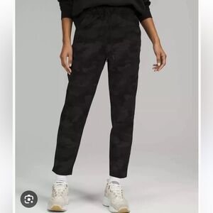 Lululemon High Rise Stretch 7/8 Pant
Heritage 365 Camo Deep Coal Multi